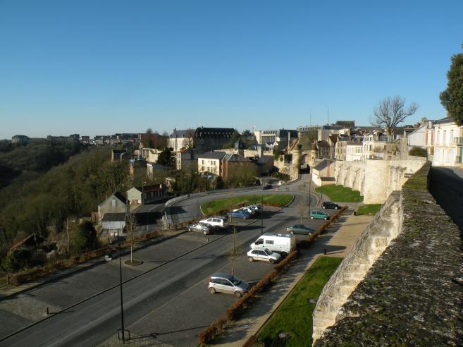  route d'accès à la ville fortifiée, côté sud